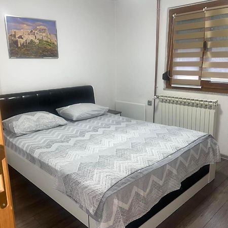 Apartmani Vesto บันยาลูกา ภายนอก รูปภาพ
