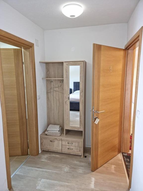 Apartmani Vesto บันยาลูกา ภายนอก รูปภาพ