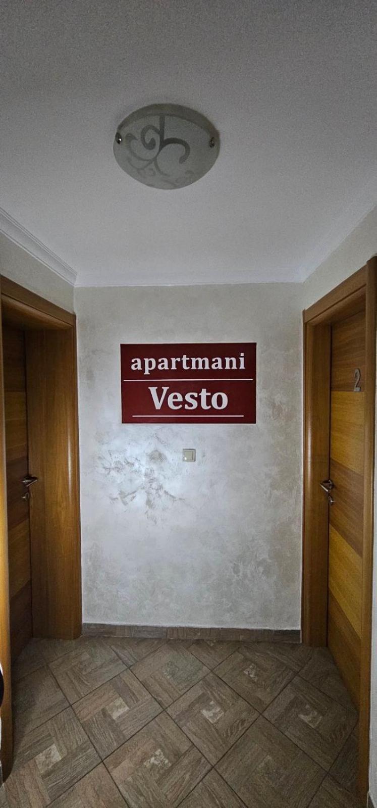 Apartmani Vesto บันยาลูกา ภายนอก รูปภาพ