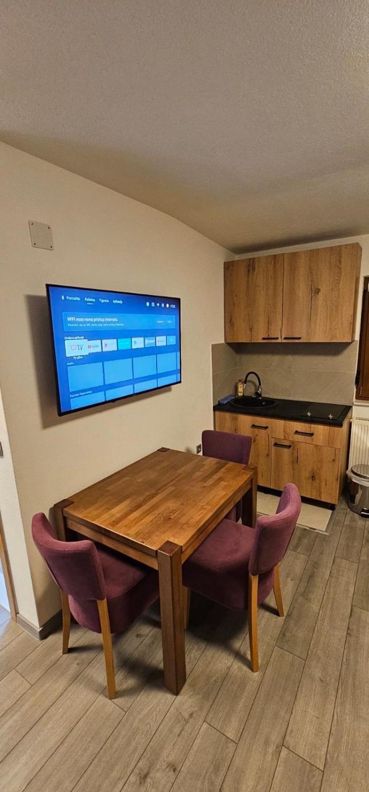 Apartmani Vesto บันยาลูกา ภายนอก รูปภาพ