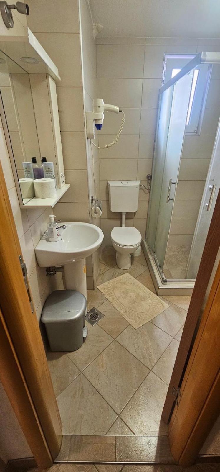 Apartmani Vesto บันยาลูกา ภายนอก รูปภาพ