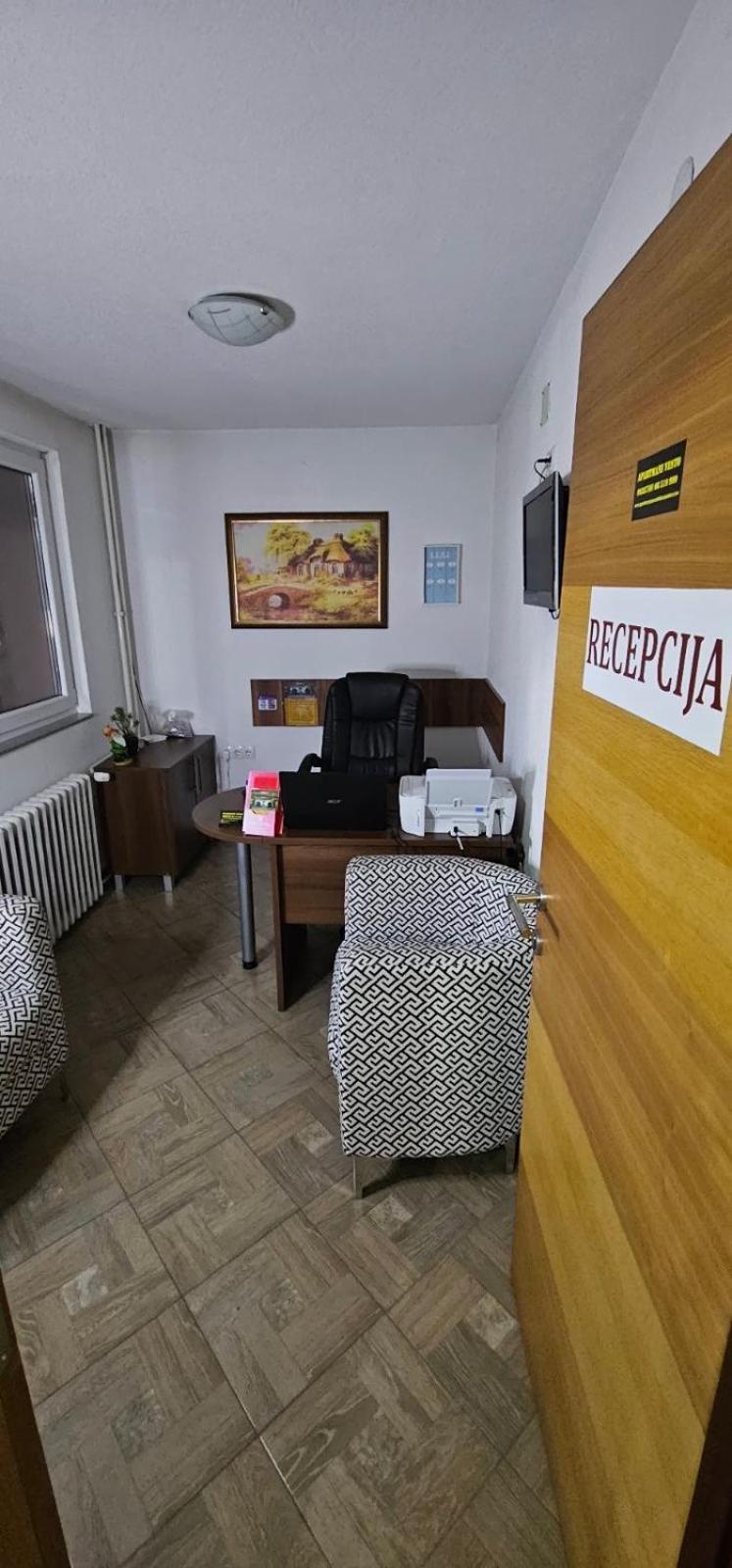 Apartmani Vesto บันยาลูกา ภายนอก รูปภาพ