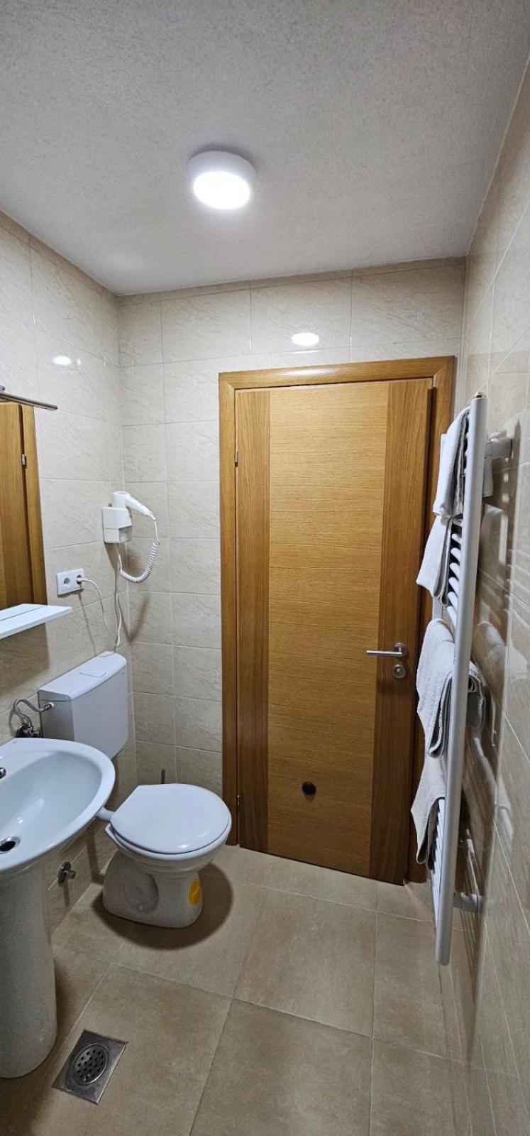 Apartmani Vesto บันยาลูกา ภายนอก รูปภาพ