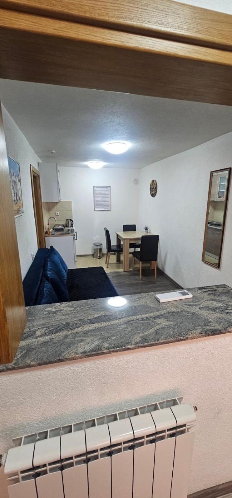 Apartmani Vesto บันยาลูกา ภายนอก รูปภาพ