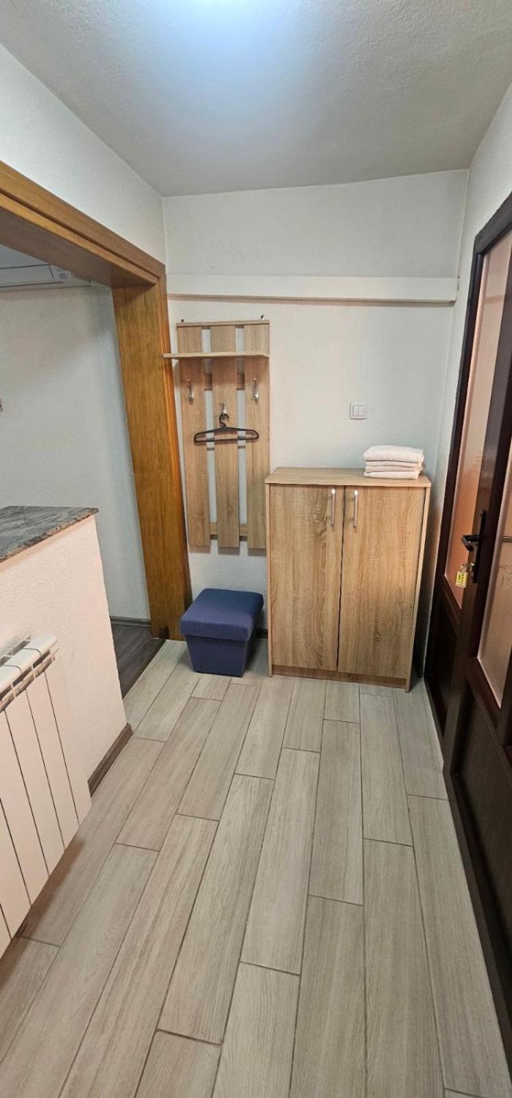 Apartmani Vesto บันยาลูกา ภายนอก รูปภาพ