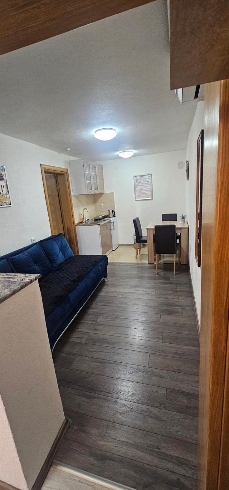 Apartmani Vesto บันยาลูกา ภายนอก รูปภาพ