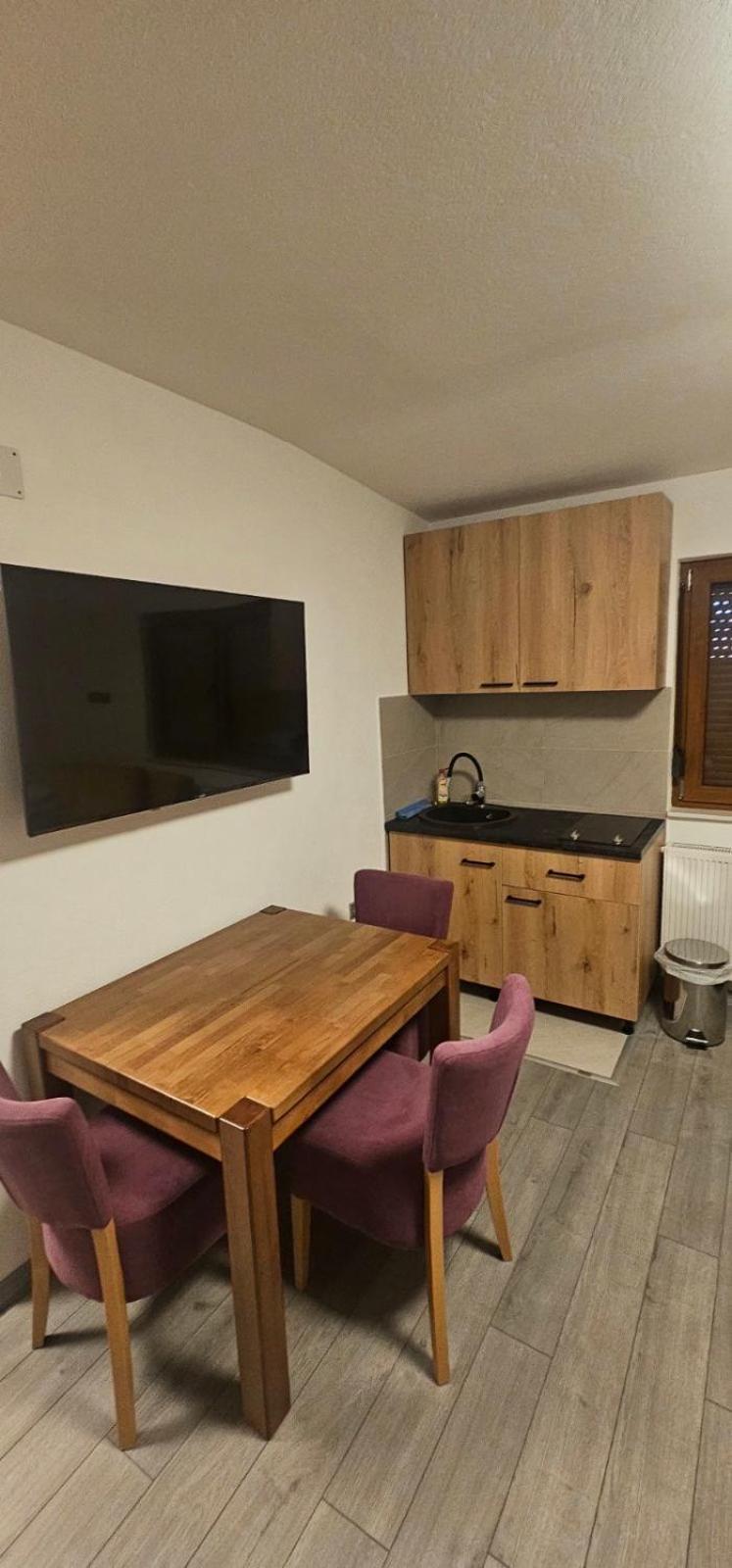 Apartmani Vesto บันยาลูกา ภายนอก รูปภาพ