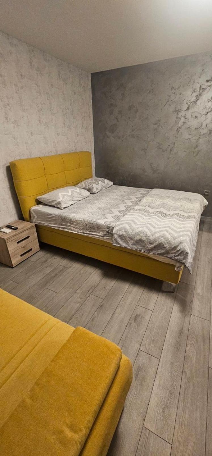 Apartmani Vesto บันยาลูกา ภายนอก รูปภาพ